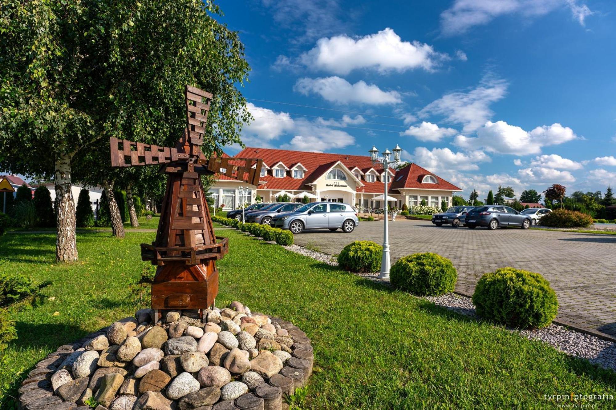 Hotel Millenium Góra Motyczna Exterior foto
