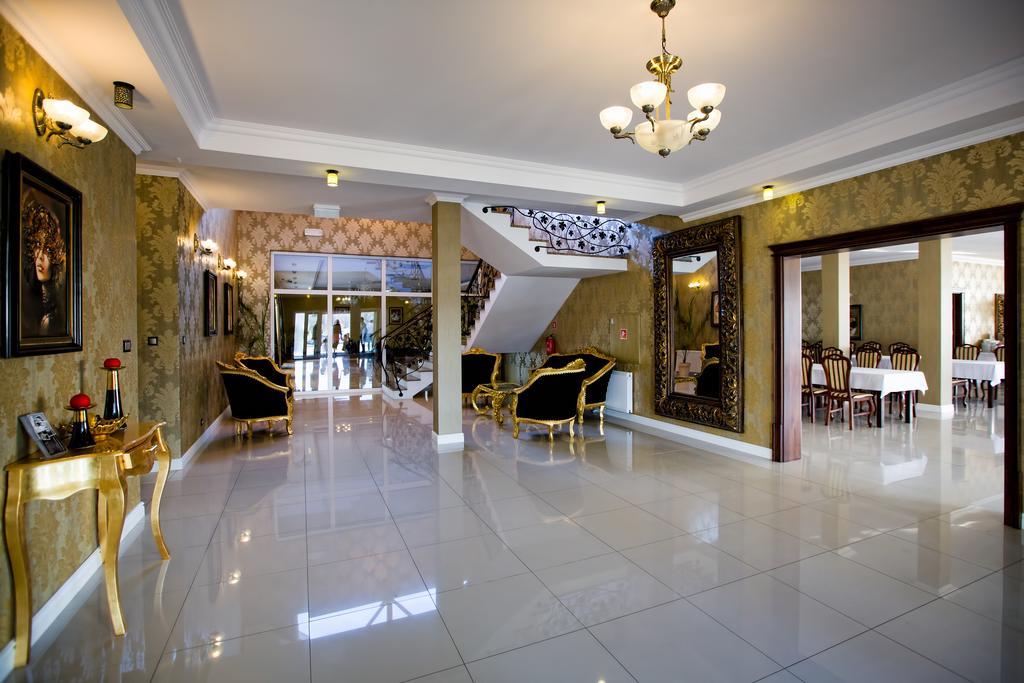 Hotel Millenium Góra Motyczna Exterior foto