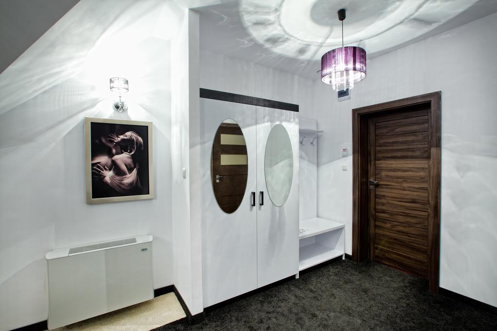 Hotel Millenium Góra Motyczna Habitación foto