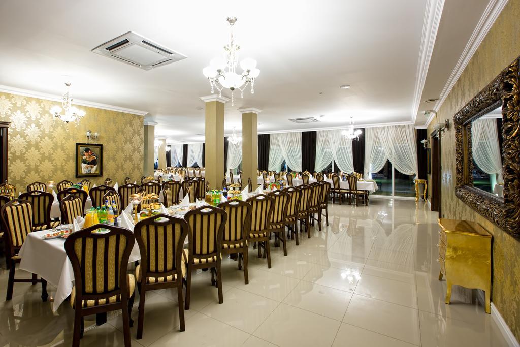 Hotel Millenium Góra Motyczna Exterior foto